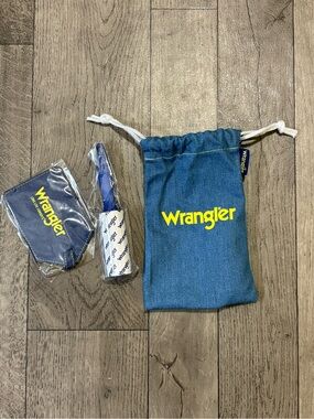 Wrangler Denim Drawstring Pouch with Lint Roller and Denim Luggage Tag
